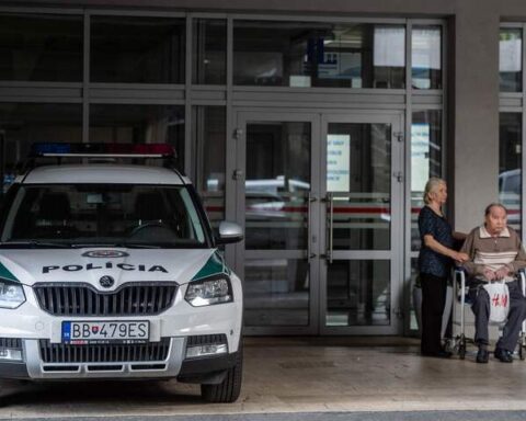 Situatie van Slowaakse premier Fico blijft 'zeer ernstig', maar stabiel