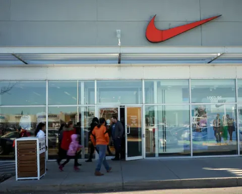 Sportmerk Nike ziet winst en omzet opnieuw kelderen