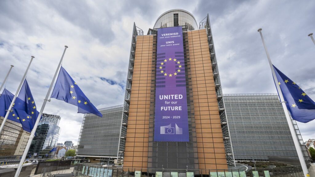 Europese Commissie legt Apple en Meta voor 700 miljoen euro boetes op