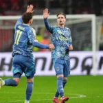 Farioli blijft zwijgen over titel: nog vijf duels en 15 punten