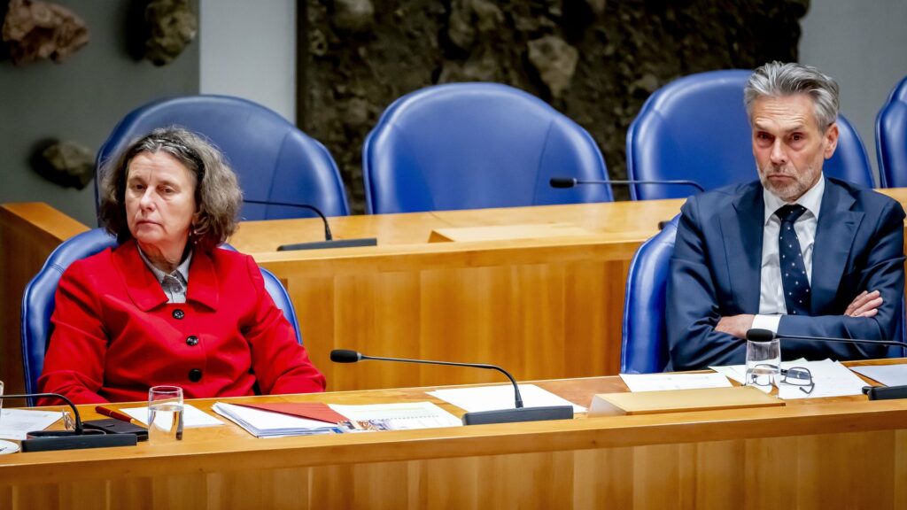 Lintjesdebat: oppositie hamert op eenheid van beleid, coalitie ziet dat probleem niet