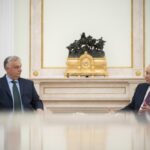 Moskou en Boedapest: hoe het Kremlin miljoenen versluisd via Orbáns bank