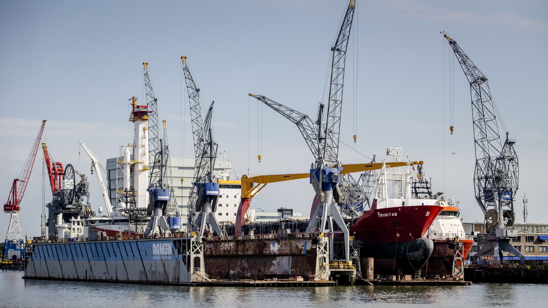 OM vervolgt scheepsbouwer Damen voor corruptie en overtreden sancties Rusland