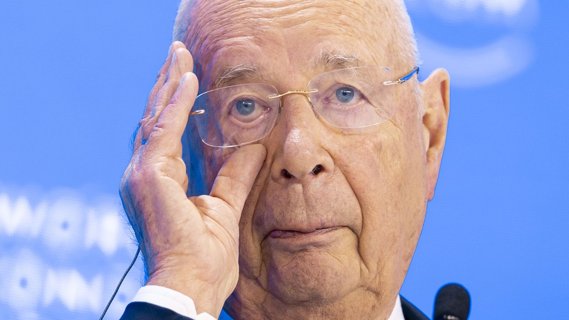WEF-oprichter en -voorzitter Klaus Schwab treedt ook terug uit raad van toezicht