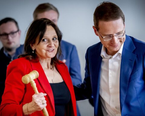 'Rechterhand' Omtzigt heeft opeens de voorzittershamer vast
