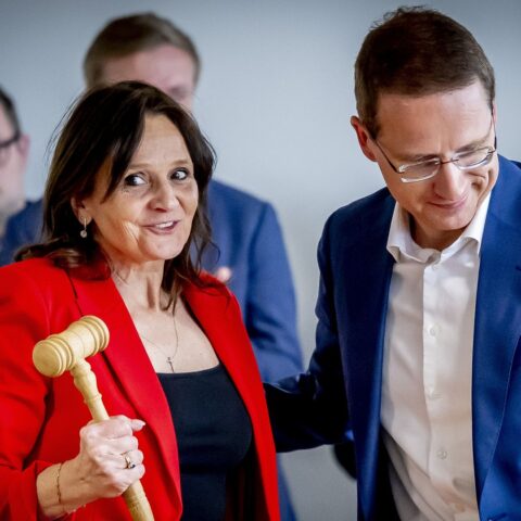 'Rechterhand' Omtzigt heeft opeens de voorzittershamer vast