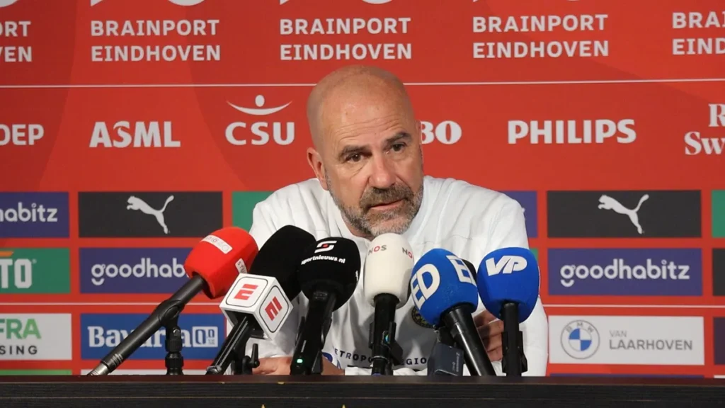 Bosz weigert druk bij Ajax te leggen: 'Geen zin in psychologische spelletjes'