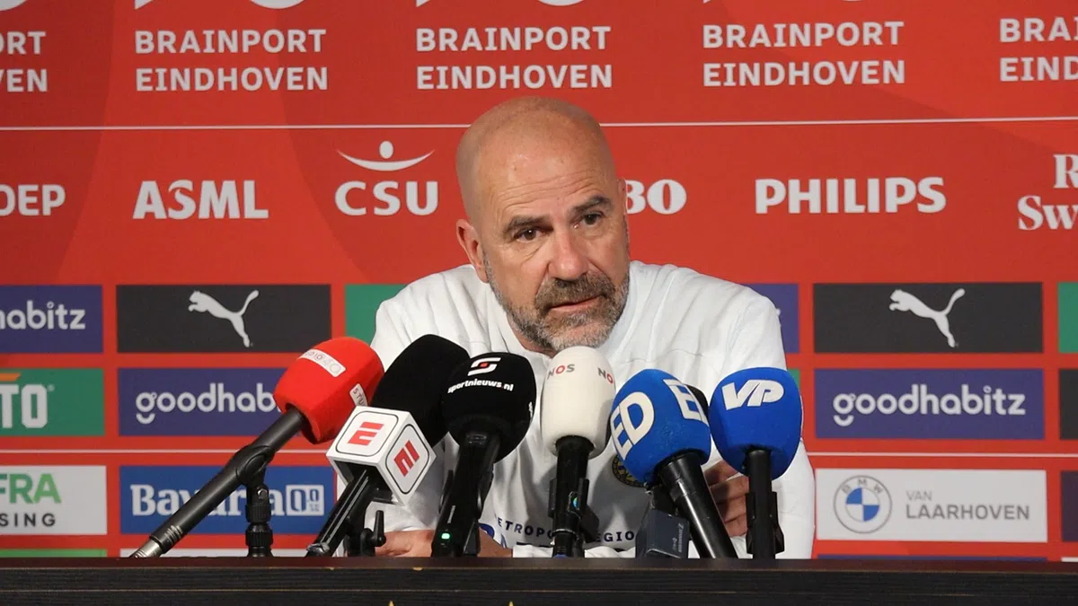 Bosz weigert druk bij Ajax te leggen: 'Geen zin in psychologische spelletjes'