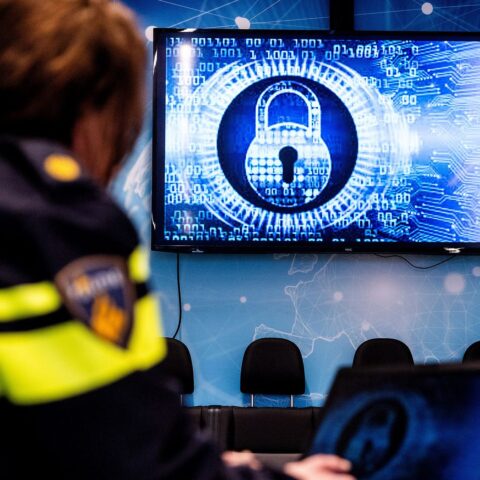 Cybercrimelen aangepakt: 300 servers offline gehaald, miljoenen in beslag genomen