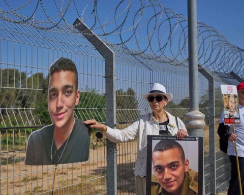 Israëlisch-Amerikaanse gijzelaar vrijgelaten door Hamas