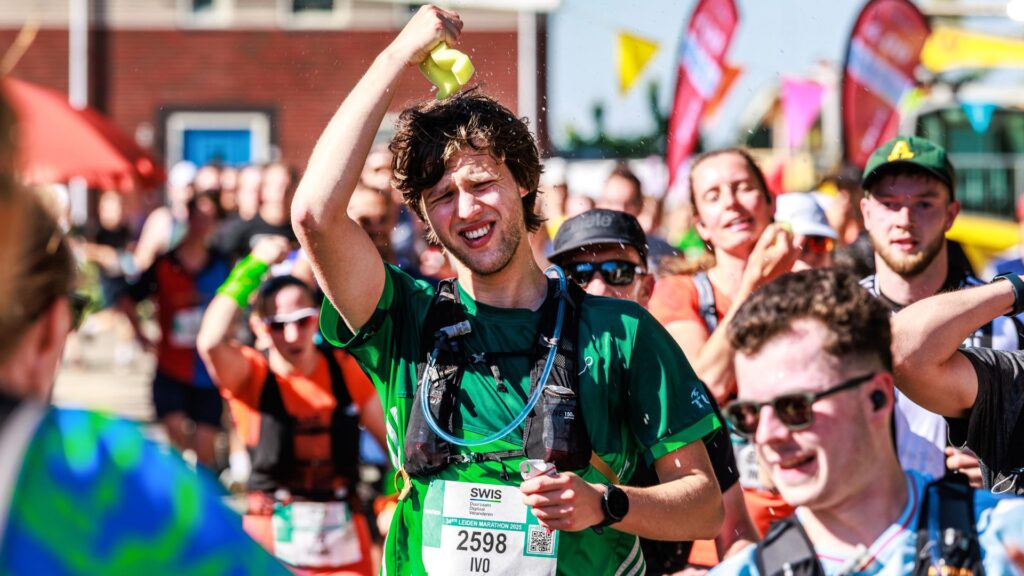 Hardlopen in de hitte: drink genoeg en ga niet voor die toptijd
