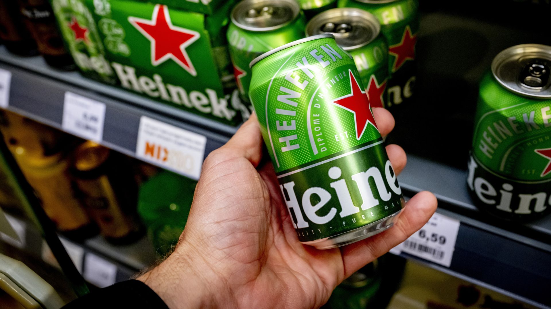 Heineken sleept Jumbo voor de rechter omdat supermarktketen minder bier inkoopt
