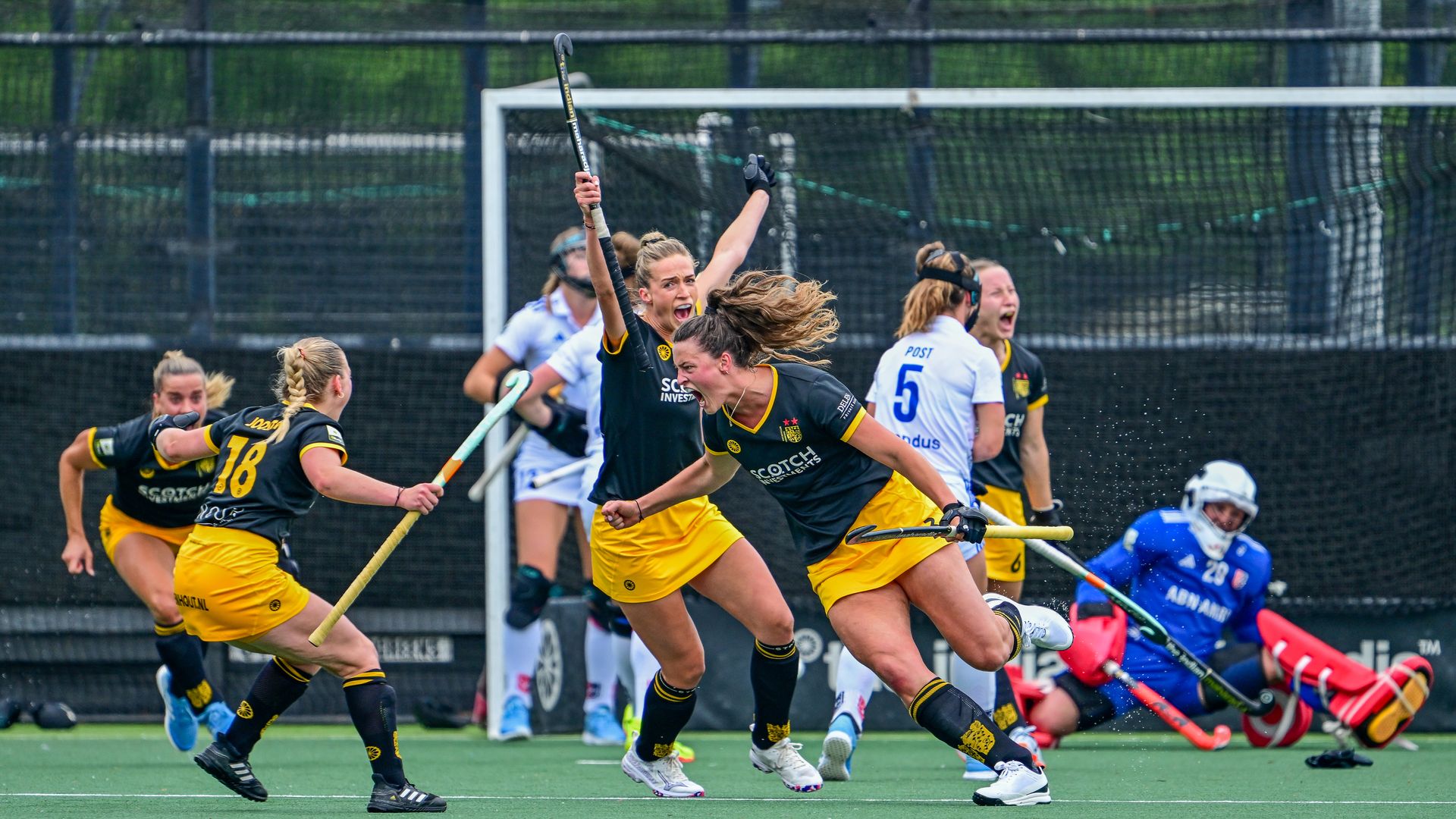 Hockeysters Den Bosch opnieuw landskampioen na zinderende shoot-outs tegen SCHC