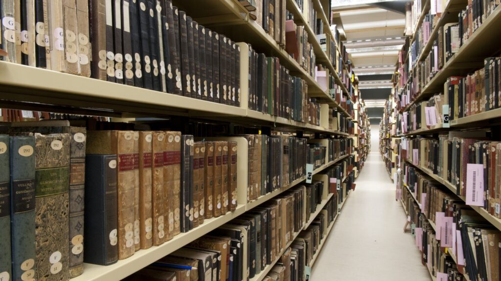 KB roept hulp publiek in bij opsporing gestolen Russische boeken