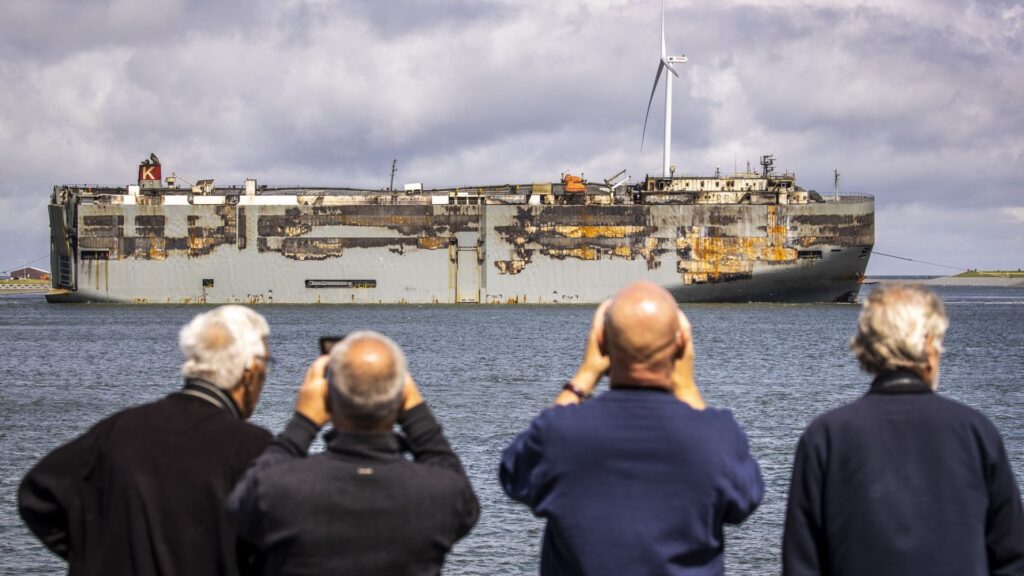 Onderzoeksraad: Kustwacht niet toegerust op grote scheepsbranden