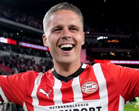 PSV heeft titel ineens voor het grijpen: 'Eet mijn bakfiets op als we het weggeven'