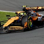 Piastri en Norris testen oude McLaren in Zandvoort: 'Data goed te vergelijken'