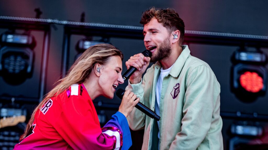 Radiozenders draaiden tegelijk 'Lichtje Branden' voor Suzan & Freek