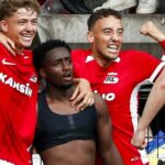 Sadiq schiet AZ in blessuretijd langs Twente en naar Europees voetbal