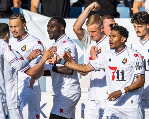 Telstar begint play-offs met mooie overwinning op ADO Den Haag