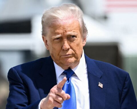 Trump bezoekt rijke Golfstaten: diplomatieke missie of zakenreis?