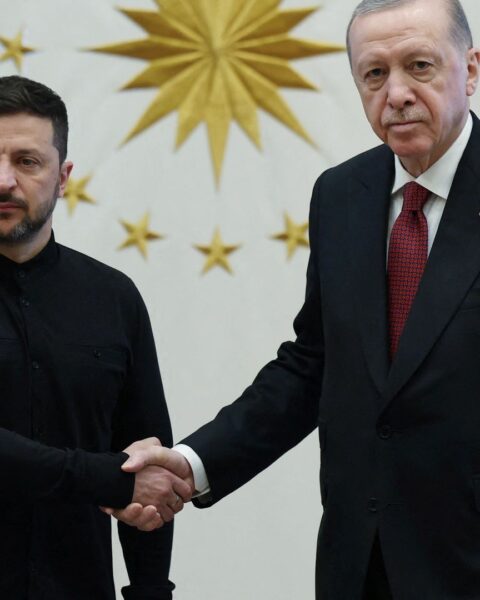 Zelensky hakt knoop door: Oekraïense delegatie gaat praten met Russische