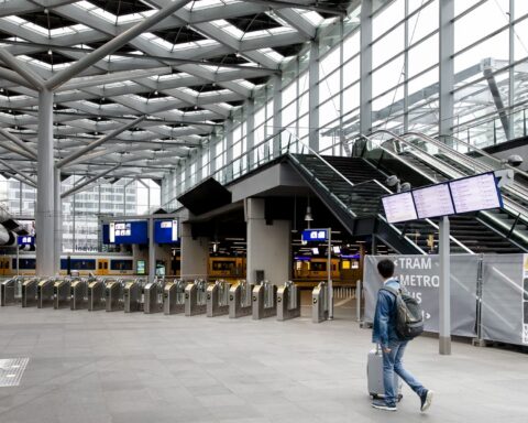 Dinsdag geen NS-treinen in zuidwesten van Nederland door nieuwe staking personeel