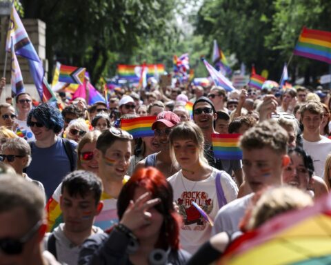 Hongaarse regering: politie moet besluiten of Pride-mars in Boedapest door mag gaan