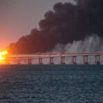 Nieuwe aanval op de Krimbrug: rookwolken, paniek en vragen over Russische verdediging