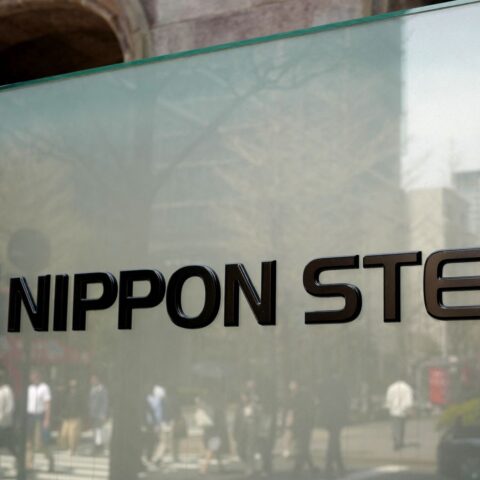 Nippon Steel mag US Steel toch overnemen, maar Trump krijgt ‘gouden aandeel’