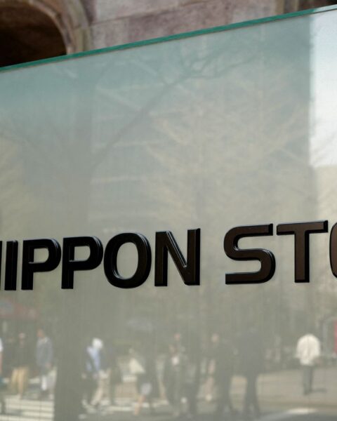 Nippon Steel mag US Steel toch overnemen, maar Trump krijgt ‘gouden aandeel’