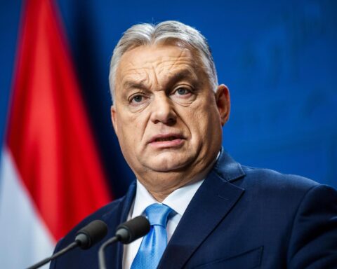 Orbán’s nationale consultatie faalt: een dure illusie zonder draagvlak