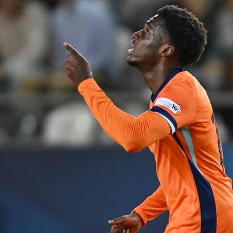 Poku voorkomt nederlaag matig Jong Oranje in eerste EK-duel met Finland