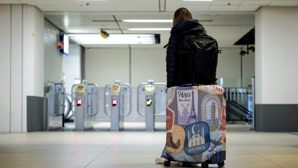 Reizigers 'weer de sjaak', eist NS-personeel te veel loon?