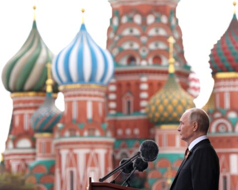 Russische banken waarschuwen voor naderende schuldencrisis te midden van oorlogsinspanningen