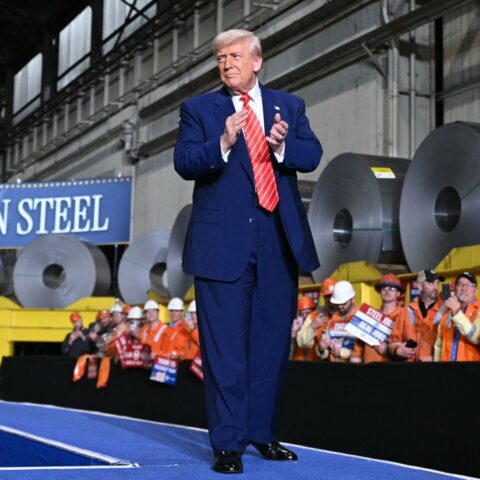 Trump verdubbelt importheffingen op staal en aluminium