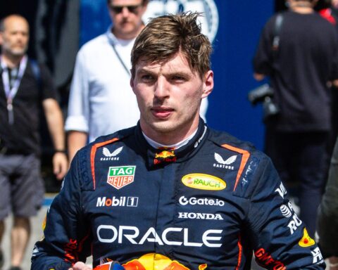 Verstappen dicht bij schorsing in Formule 1; volgend strafpunt kost hem een race