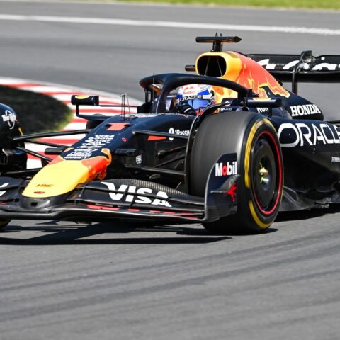 Verstappen tweede in GP Canada achter Russell, Norris crasht vlak voor finish