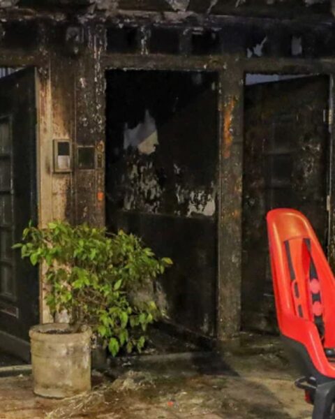Bewoners springen uit gebouw Amsterdam na explosie