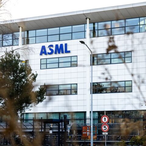 Chipmachinefabrikant ASML kan groei in 2026 niet langer garanderen