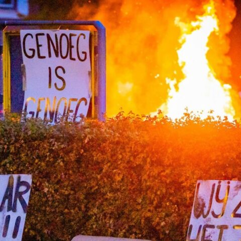 Coevorden zwicht voor gewelddadig protest, 'kunnen vluchtelingen geen veilig huis bieden'