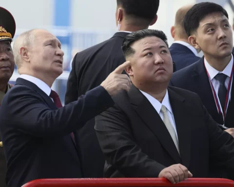 Lavrov bezoekt Noord-Korea en benadrukt “strijdmakerschap” te midden van verdiepend militair bondgenootschap