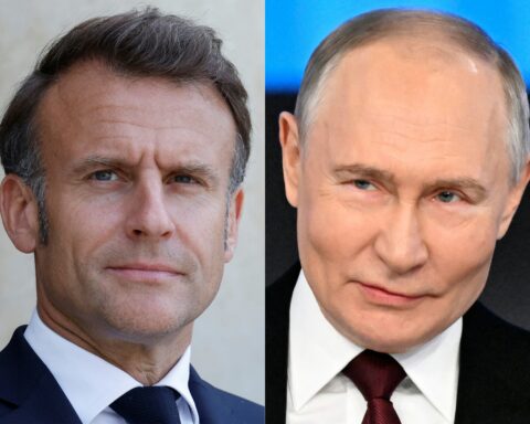 Macron spreekt na drie jaar opnieuw met Poetin: oorlog in Oekraïne blijft twistpunt