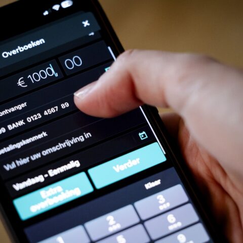 Nibud pleit voor één betaaldag van vaste lasten: 'Meer grip op je geld'
