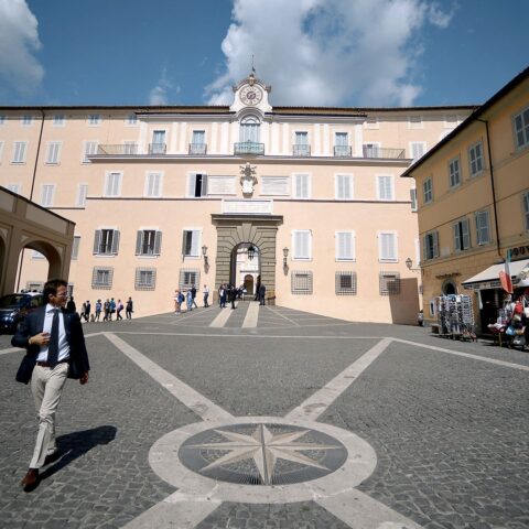Paus Leo hervat traditie die Franciscus oversloeg: zomeren in Castel Gandolfo