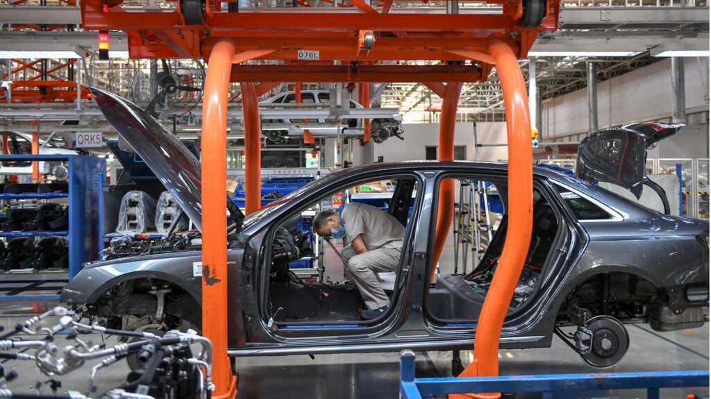 Russische automarkt krimpt verder: verkoop daalt 27% in eerste halfjaar 2025