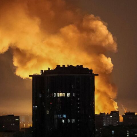 Russische raketaanval op Kyiv wordt geïnterpreteerd als reactie op Trumps vredesultimatum