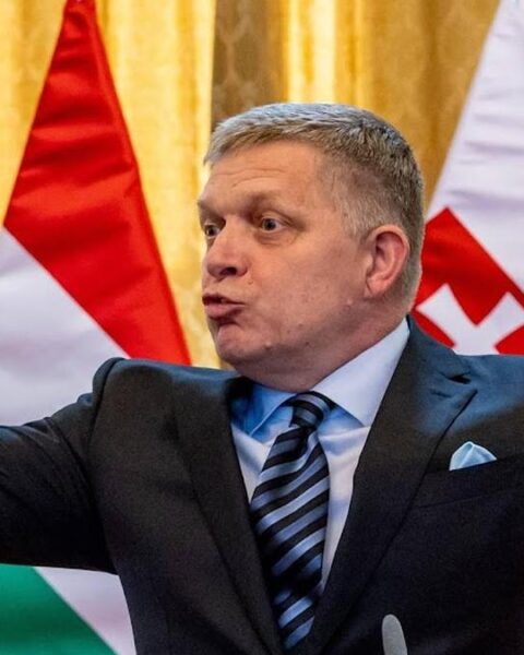 Slowaakse premier steunt oproep tot vergeving aan Rusland en blokkeert nieuw EU-sanctiepakket