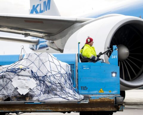 Vakbonden kondigen toch weer staking aan van grondpersoneel KLM