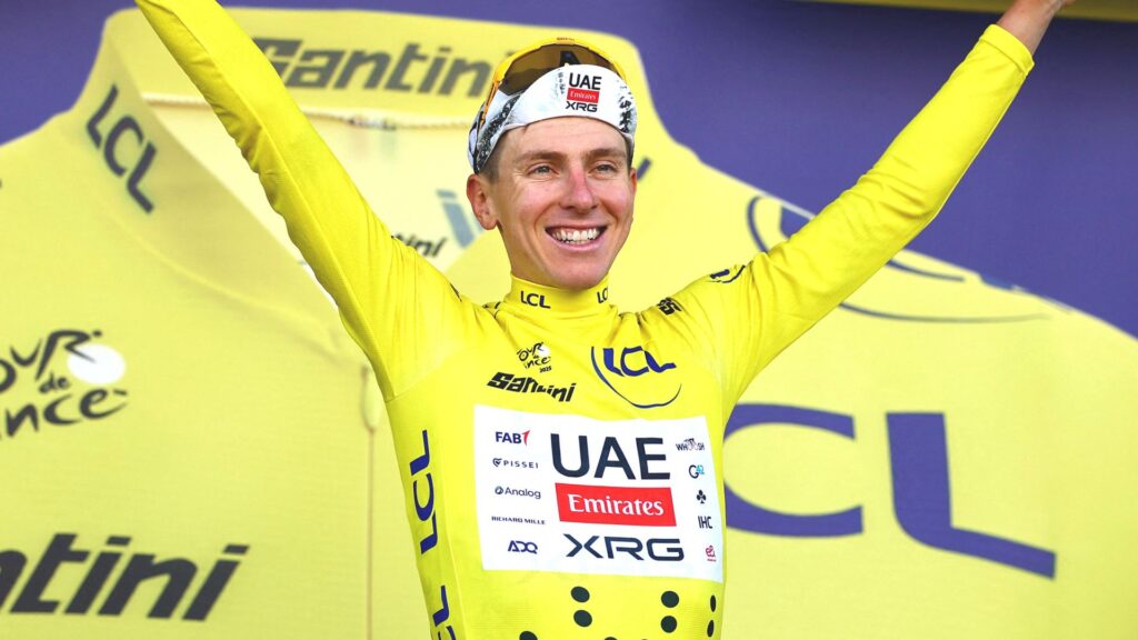 Van der Poel verliest gele trui aan Pogacar, die dreun uitdeelt aan Vingegaard in tijdrit